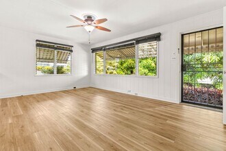 3836 Leahi Ave in Honolulu, HI - Building Photo - Building Photo