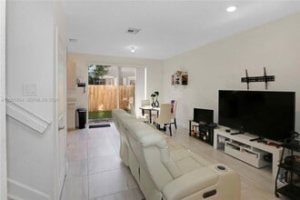 2432 SE 10th St in Homestead, FL - Building Photo - Building Photo