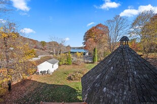 11 Schwanda Rd in Stafford, CT - Building Photo