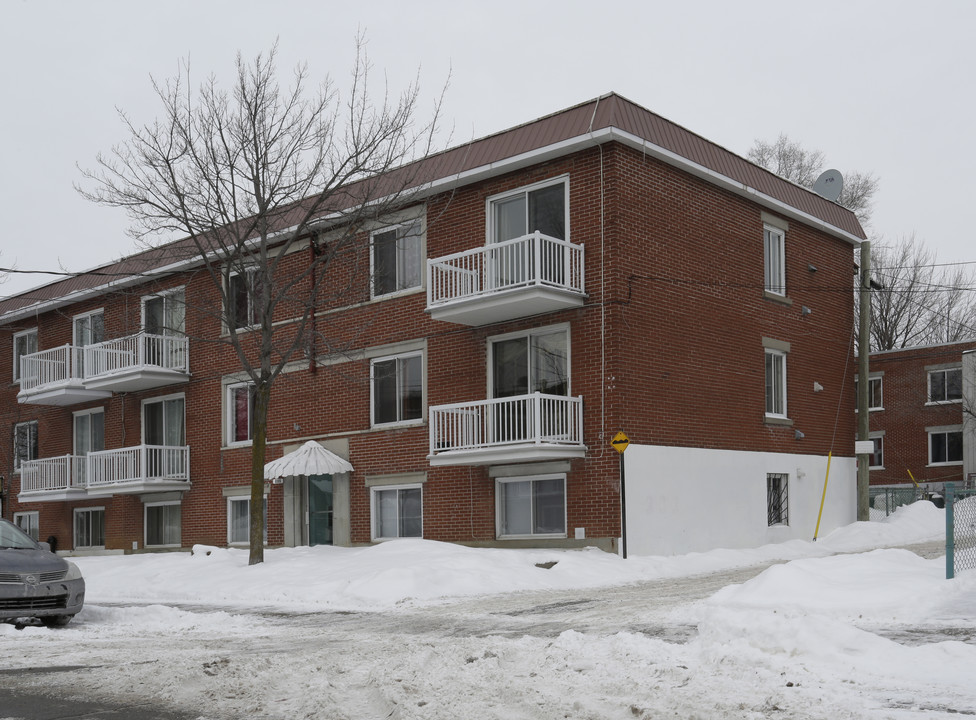 6985 9e Av in Montréal, QC - Building Photo