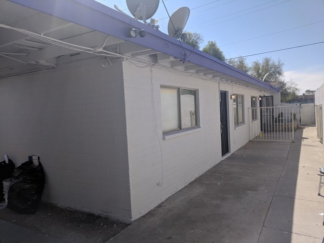 4829 N 37th Ave-Unit -2 in Phoenix, AZ - Foto de edificio - Building Photo