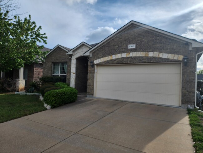 property at 5813 Paluxy Sands Trl