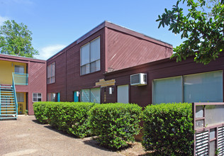 Redwood Apartments in Austin, TX - Building Photo - Building Photo