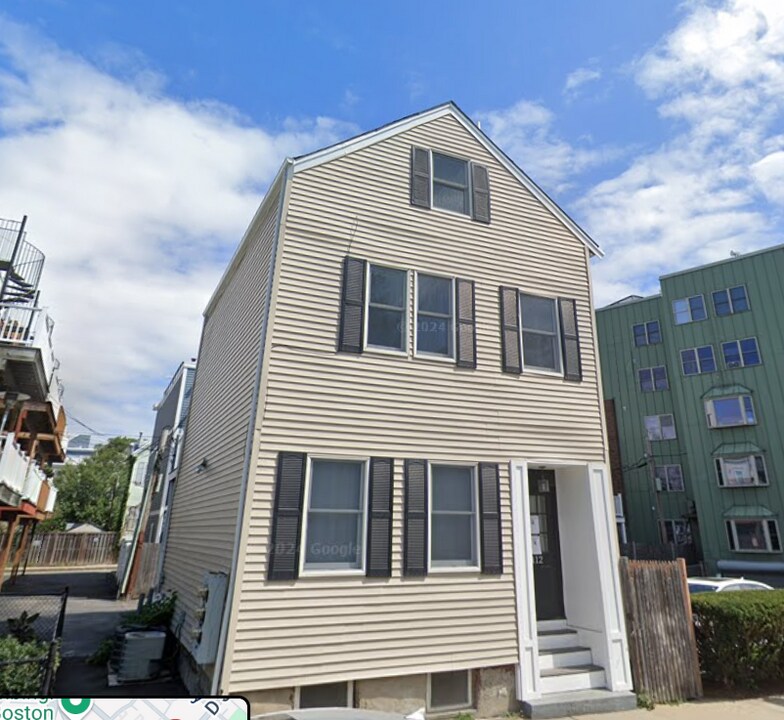 112 W 7th St, Unit 1 in Boston, MA - Building Photo