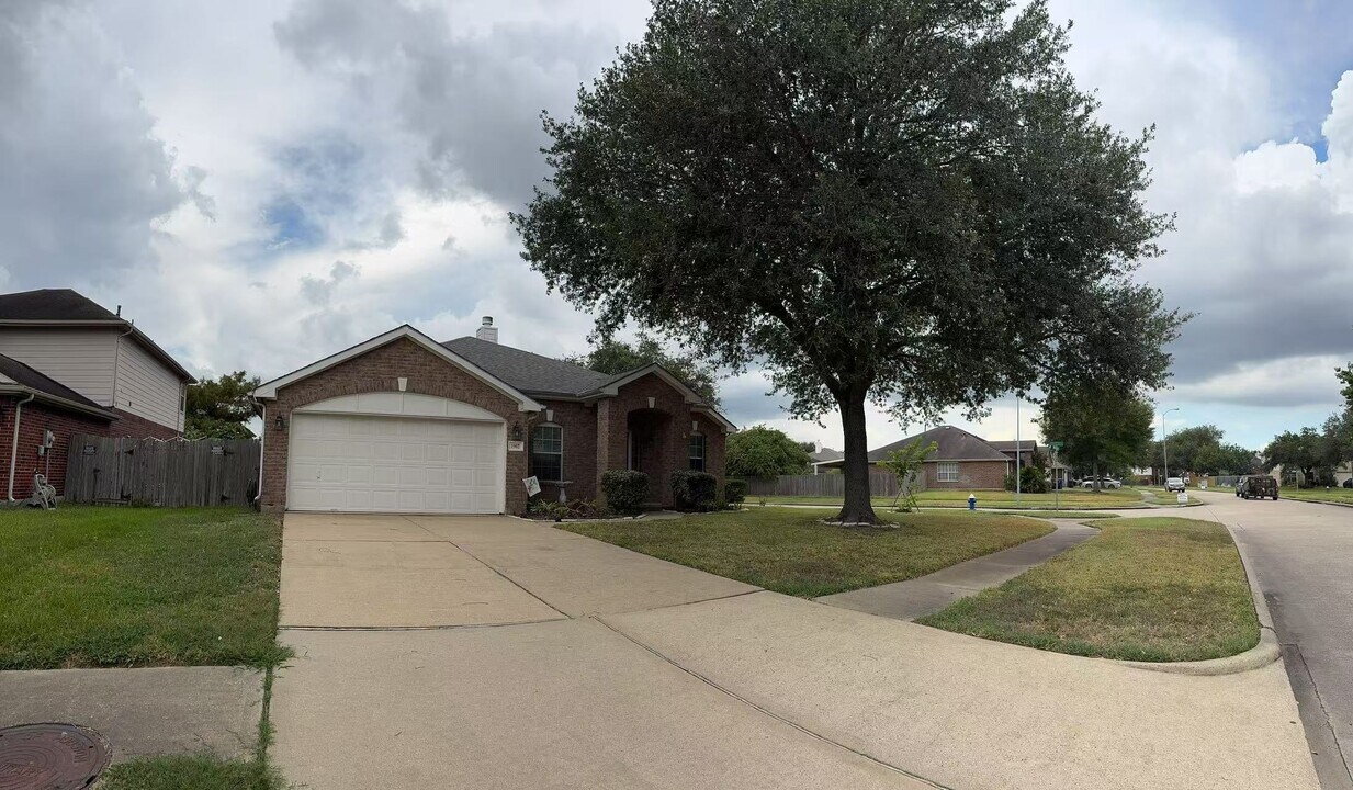 1902 Winding Hollow Dr in Katy, TX - Building Photo