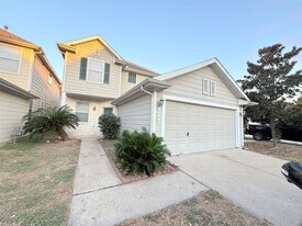 6346 Wilshire Ridge in Houston, TX - Building Photo