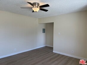 350 E 236th St in Carson, CA - Building Photo - Building Photo
