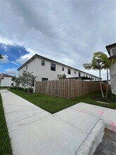 12725 SW 234th Ter in Homestead, FL - Foto de edificio - Building Photo