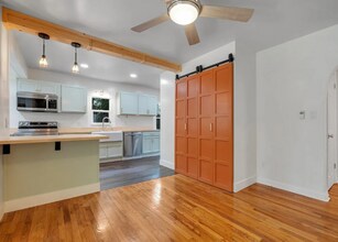 1310 E 7th Ave in Tallahassee, FL - Building Photo - Building Photo