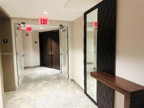 17201 Collins Ave, Unit 904 in Sunny Isles Beach, FL - Foto de edificio - Building Photo