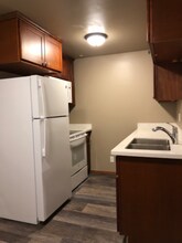 321 N Wycoff Ave in Bremerton, WA - Building Photo - Building Photo