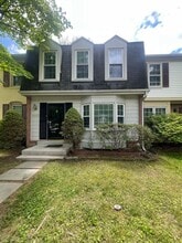 20219 Maple Leaf Ct in Gaithersburg, MD - Building Photo - Building Photo