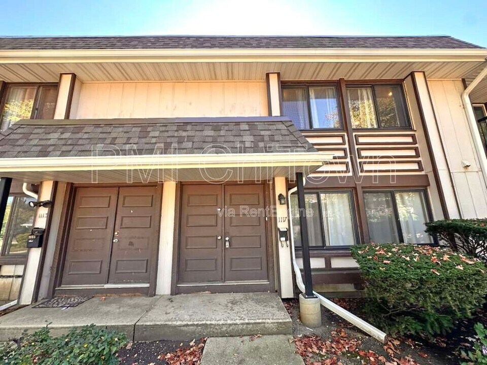 1117 Ct B in Hanover Park, IL - Building Photo