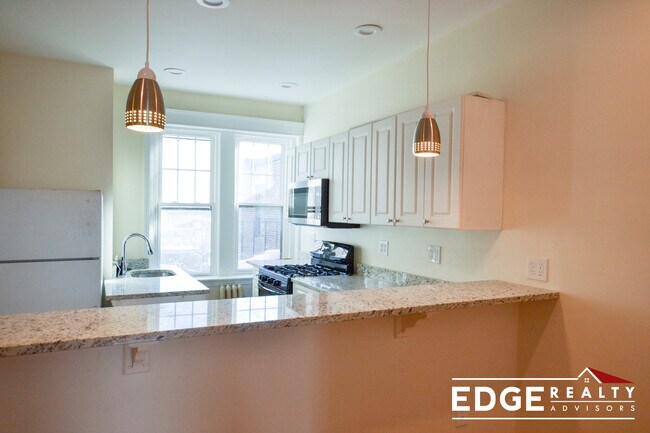 1872 Commonwealth Ave, Unit 14 in Boston, MA - Foto de edificio - Building Photo