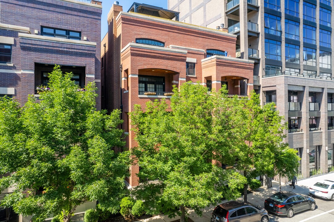 Jackson Street Condominiums in Chicago, IL - Building Photo