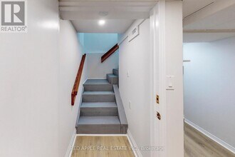 76 W 1st St in Hamilton, ON - Building Photo - Building Photo
