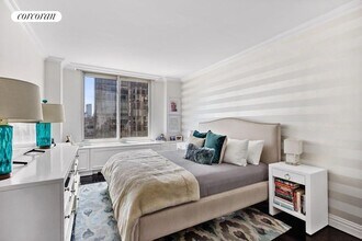 170 E 87th St in New York, NY - Building Photo - Building Photo