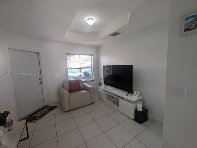 6016 NW 116 Pl in Doral, FL - Building Photo - Building Photo