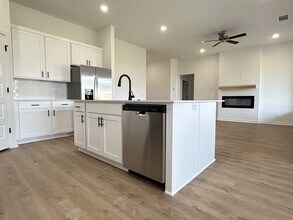 522 N Goose Xing in Farmington, AR - Foto de edificio - Building Photo