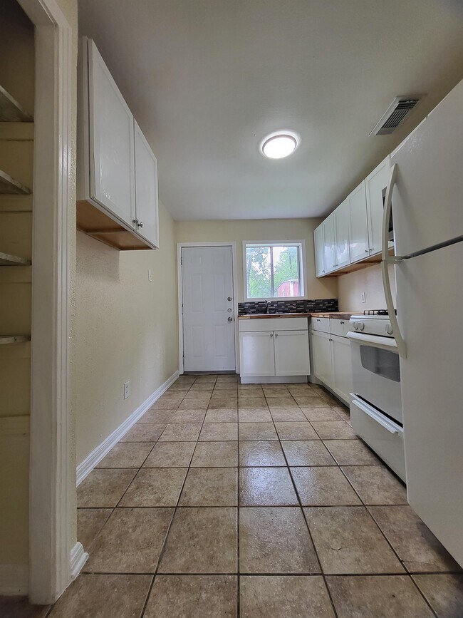 1112 Williamson Dr in Killeen, TX - Building Photo - Building Photo