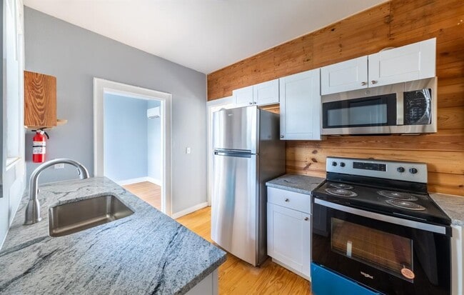 property at 3111 Grooms St