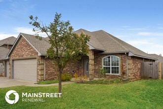 11120 SW 42nd St in Mustang, OK - Building Photo - Building Photo