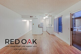 11817 Victory Blvd in Los Angeles, CA - Building Photo - Building Photo