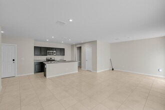 3351 Liberty Square Way in Fort Pierce, FL - Building Photo - Building Photo