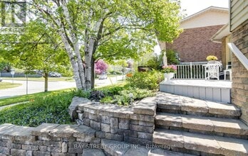 791 Sunnypoint Dr in Newmarket, ON - Building Photo - Building Photo