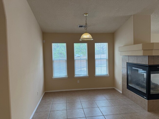 9909 Geneva Dr NW in Albuquerque, NM - Building Photo - Building Photo