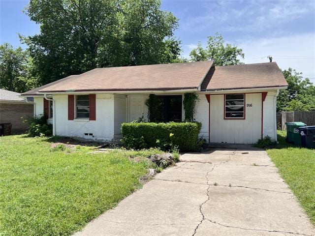 property at 916 Manhattan Dr