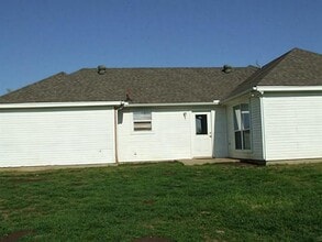 132 Chambers Creek Cir in Maypearl, TX - Building Photo - Building Photo