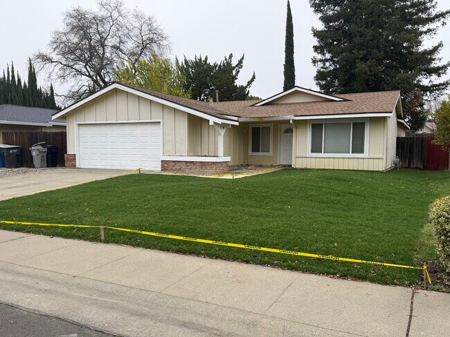 2680 Millcreek Dr in Sacramento, CA - Building Photo - Building Photo