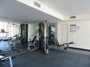 4242 NW 2nd St, Unit 1507 in Miami, FL - Foto de edificio - Building Photo