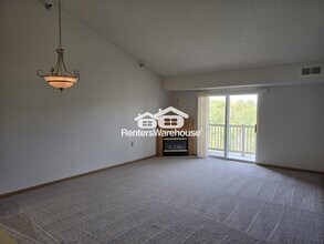 1321 Lake Dr E in Chanhassen, MN - Building Photo - Building Photo