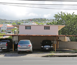 3180 Waialae Ave in Honolulu, HI - Foto de edificio - Building Photo