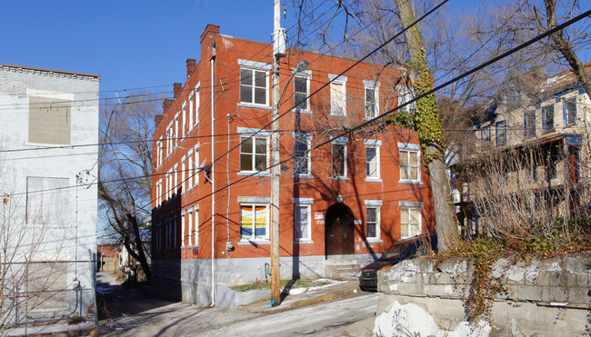 1011 Mill St in Pittsburgh, PA - Foto de edificio - Building Photo