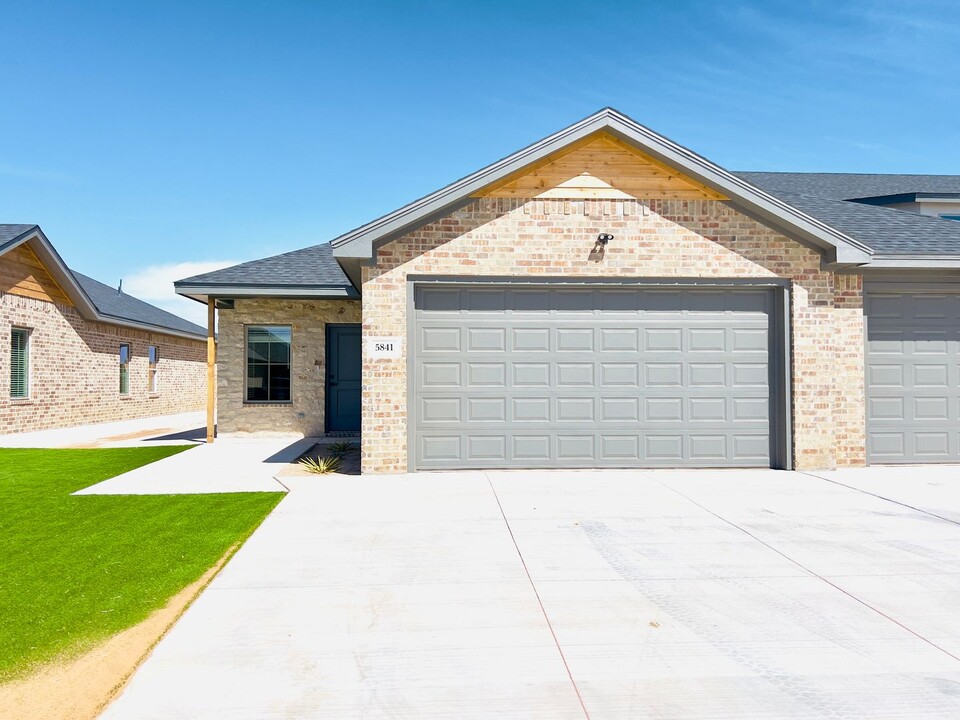 5885 Urbana Pl in Lubbock, TX - Building Photo