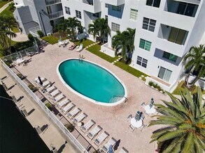 2860 NE 14th St in Pompano Beach, FL - Building Photo - Building Photo