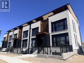 130 Otterbein Rd in Kitchener, ON - Building Photo