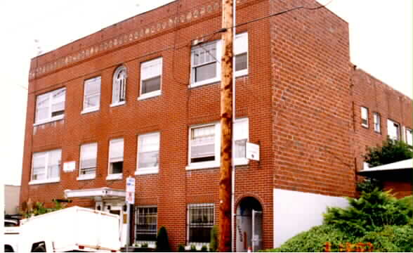 Lanning Court in Portland, OR - Foto de edificio - Building Photo