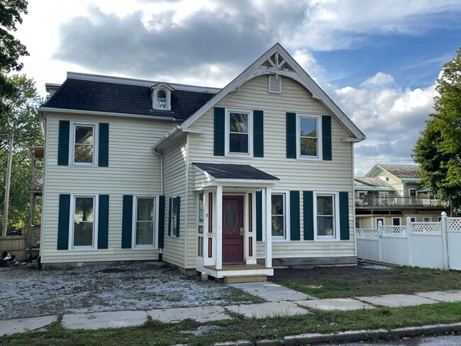 2 Nickwackett St