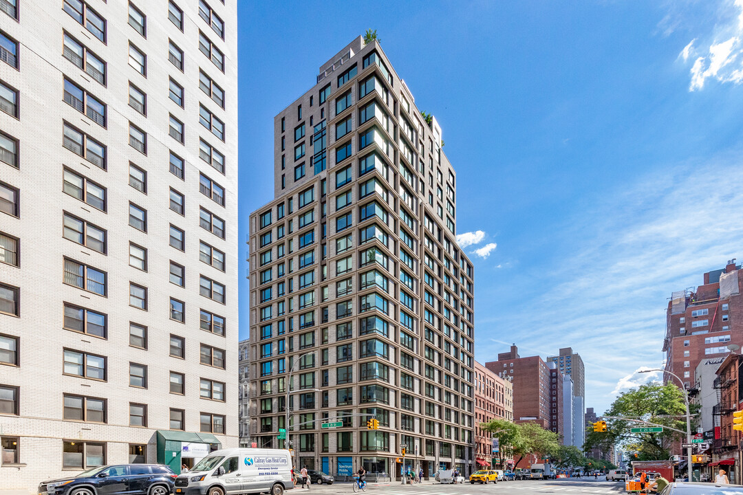 261 3rd Ave in New York, NY - Building Photo