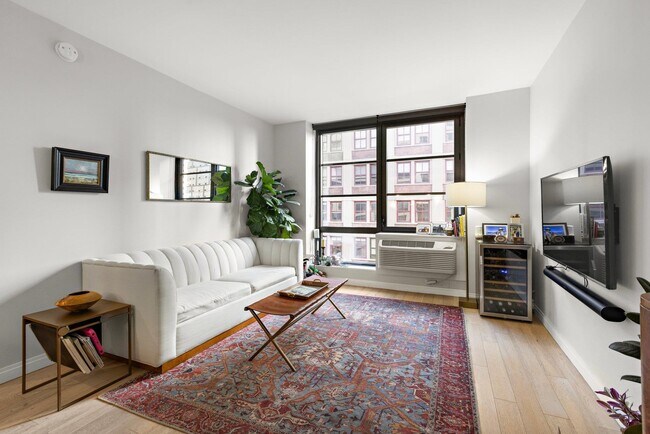 160 1st St in Jersey City, NJ - Building Photo - Building Photo