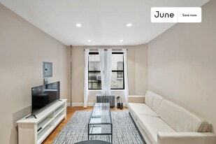 23 E 109th St in New York, NY - Building Photo