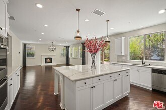 4928 Princess Dr in Agoura Hills, CA - Building Photo - Building Photo