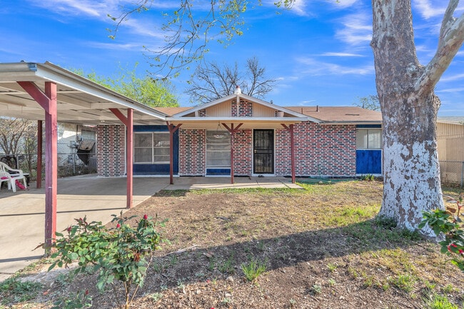 5935 Highfield St in San Antonio, TX - Building Photo - Building Photo