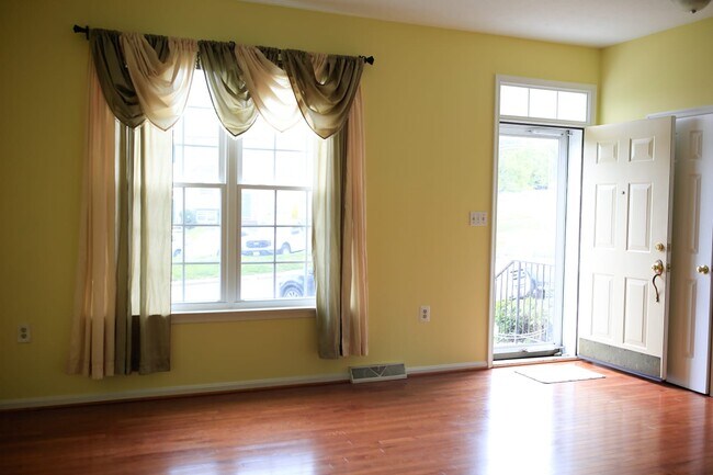 1119 Pennywort Cir in Eldersburg, MD - Building Photo - Building Photo