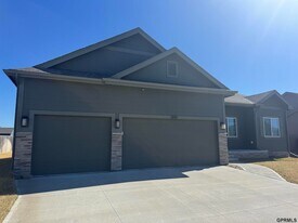 14907 S 19th St in Bellevue, NE - Building Photo