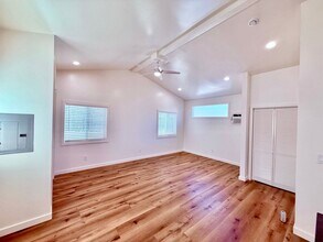 2390 Ivy Rd in Oceanside, CA - Building Photo - Building Photo